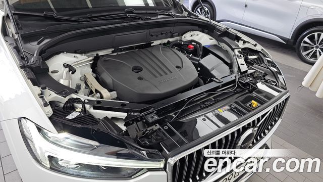Volvo XC60 2023 — photo 6
