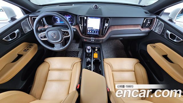 Volvo XC60 2023 — photo 7