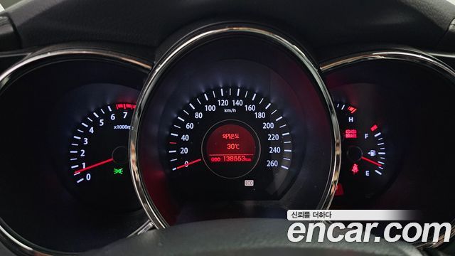 Kia K5 2011 — photo 8
