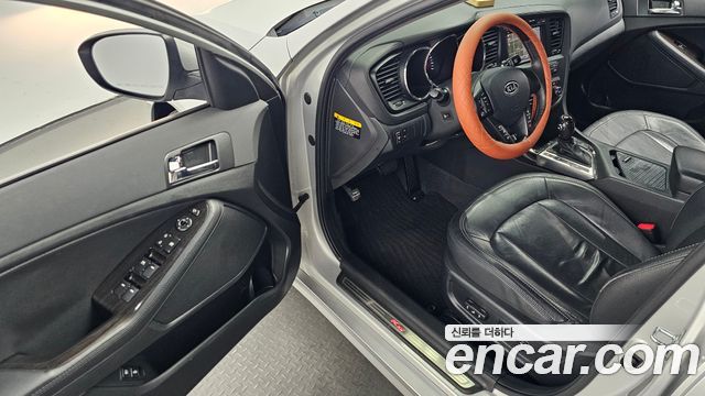 Kia K5 2011 — photo 10