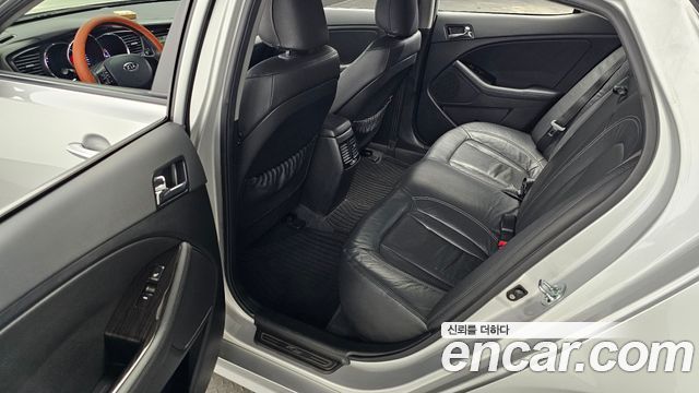 Kia K5 2011 — photo 11