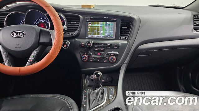Kia K5 2011 — photo 16