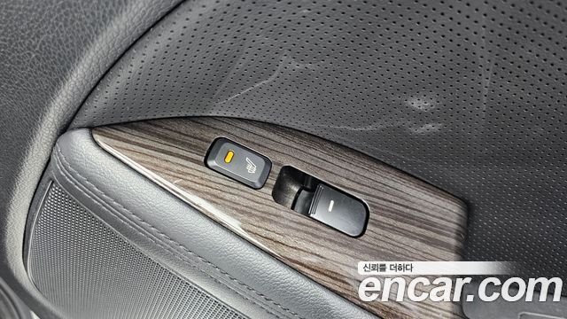 Kia K5 2011 — photo 19