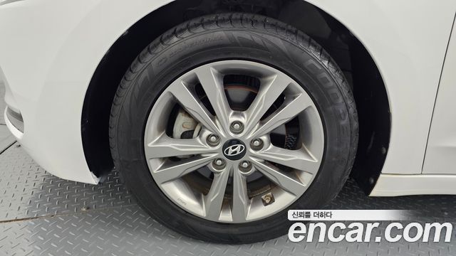 Hyundai AVANTE 2016 — photo 5