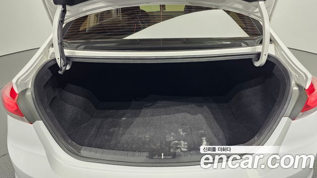 Hyundai AVANTE 2016 — photo 20