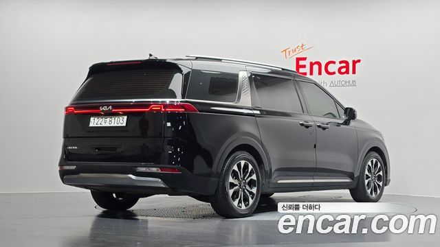 Kia Canival 2023 — photo 2