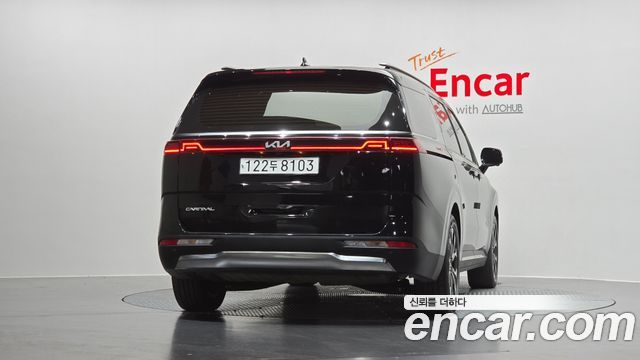 Kia Canival 2023 — photo 4