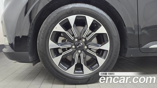 Kia Canival 2023 — photo 5
