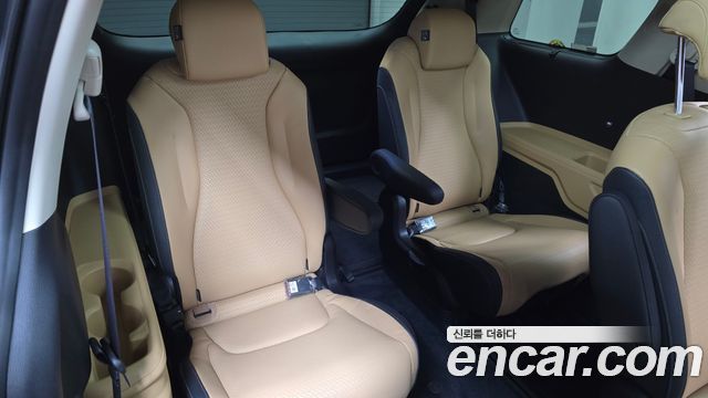 Kia Canival 2023 — photo 13