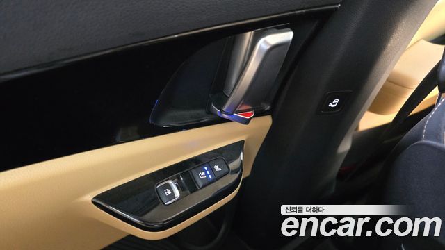 Kia Canival 2023 — photo 19