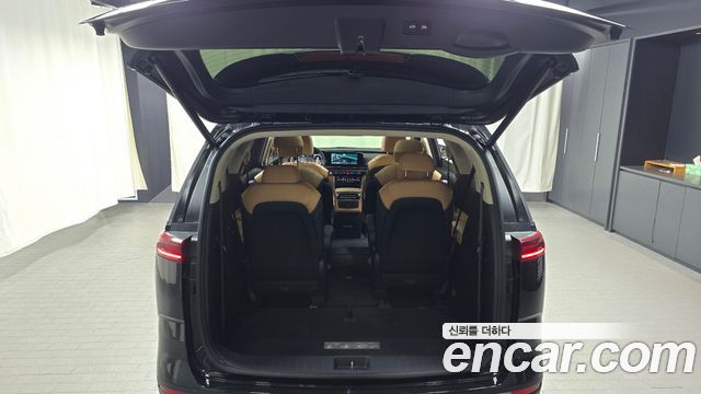Kia Canival 2023 — photo 20