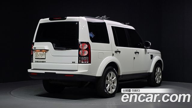 Land Rover Discovery 2014 — photo 2