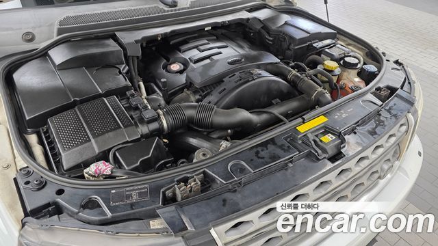 Land Rover Discovery 2014 — photo 6