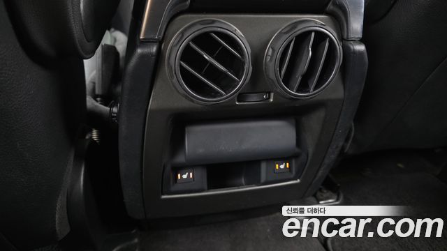 Land Rover Discovery 2014 — photo 19