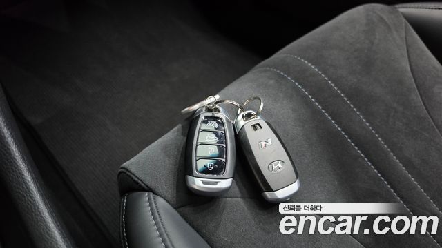 Hyundai Veloster 2022 — photo 17