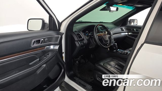 Ford Explorer 2016 — photo 10