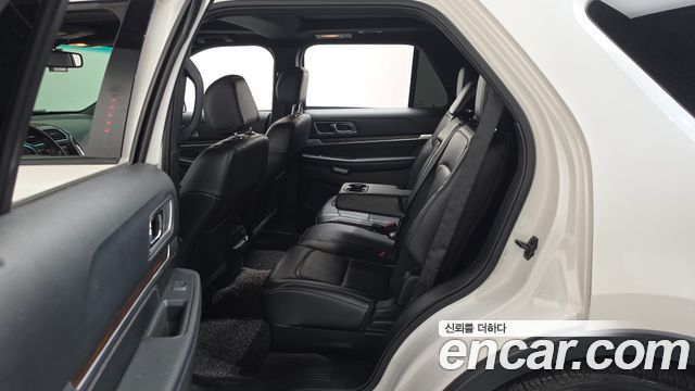 Ford Explorer 2016 — photo 11