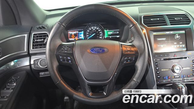 Ford Explorer 2016 — photo 13