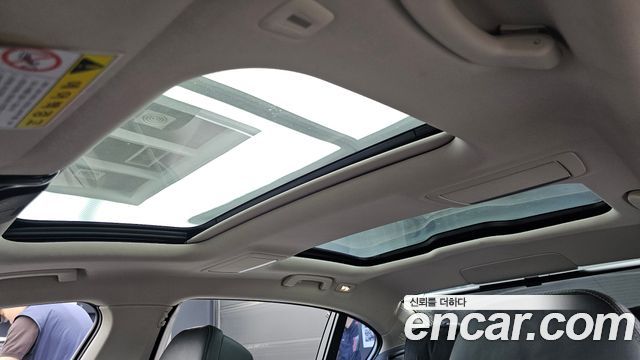 BMW 7-Series 2016 — photo 18