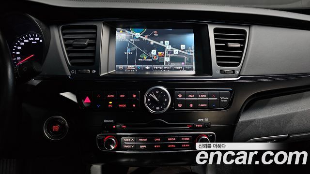 Kia K9 2013 — photo 18