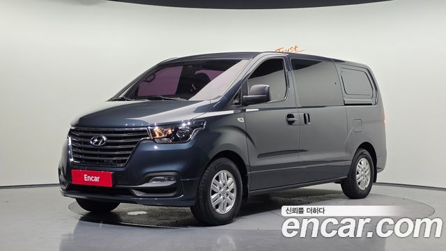 Hyundai Starex 2018 — photo 1