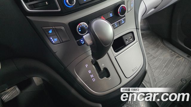 Hyundai Starex 2018 — photo 9