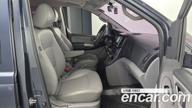 Hyundai Starex 2018 — photo 11