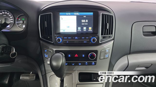 Hyundai Starex 2018 — photo 14