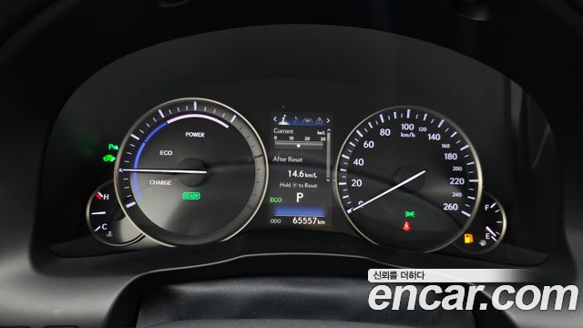 Lexus ES 2016 — photo 11