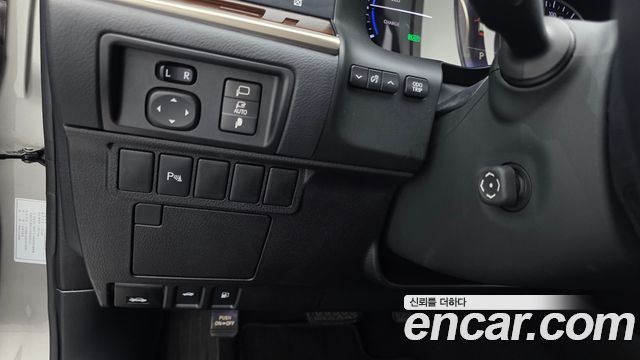 Lexus ES 2016 — photo 24