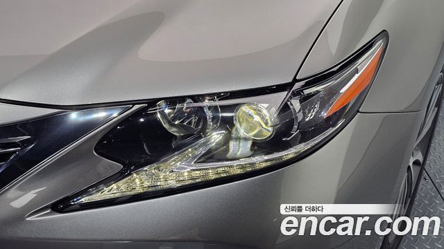 Lexus ES 2016 — photo 8