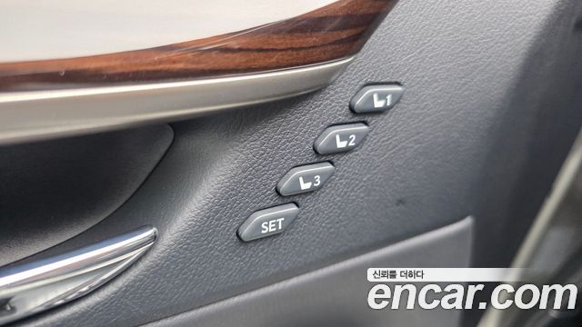 Lexus ES 2016 — photo 28