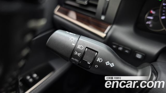 Lexus ES 2016 — photo 29