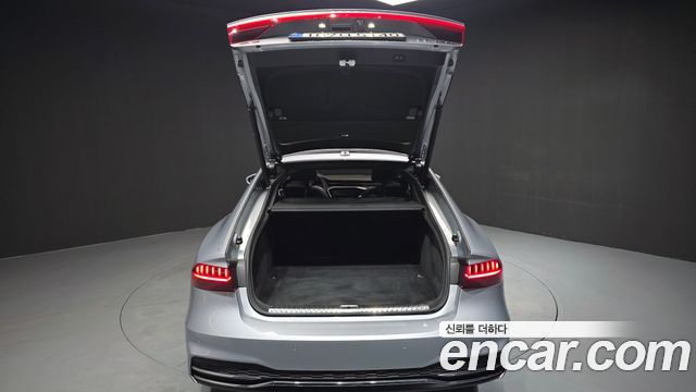 Audi A7 2021 — photo 22
