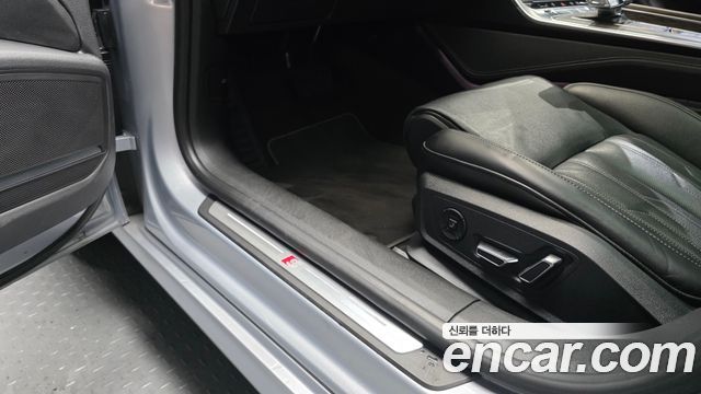 Audi A7 2021 — photo 24