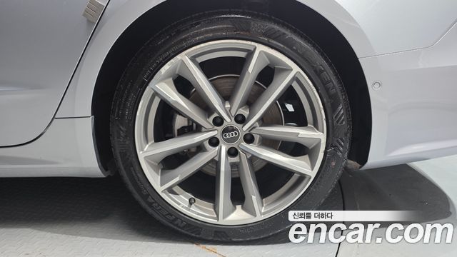 Audi A7 2021 — photo 7