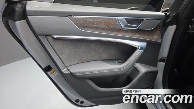 Audi A7 2021 — photo 15