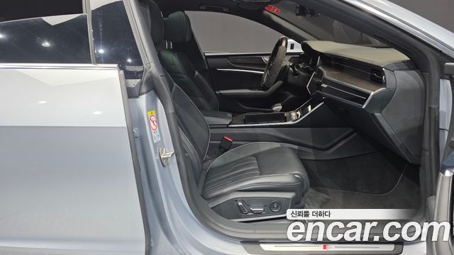 Audi A7 2021 — photo 16