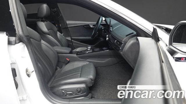 Audi A5 2021 — photo 17