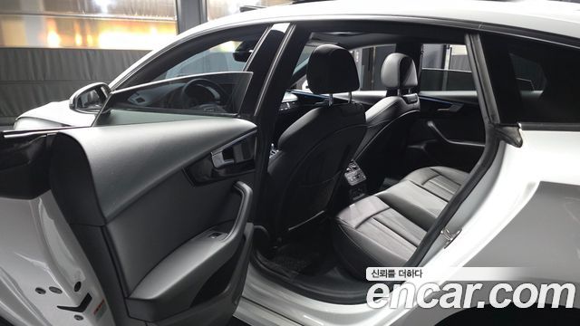 Audi A5 2021 — photo 16