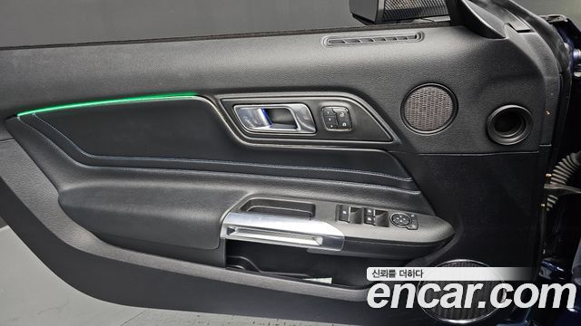 Ford Mustang 2019 — photo 14