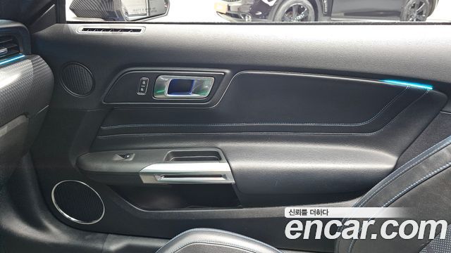 Ford Mustang 2019 — photo 15