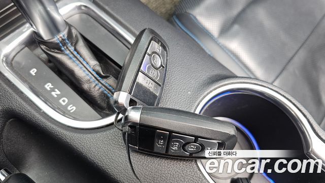 Ford Mustang 2019 — photo 30