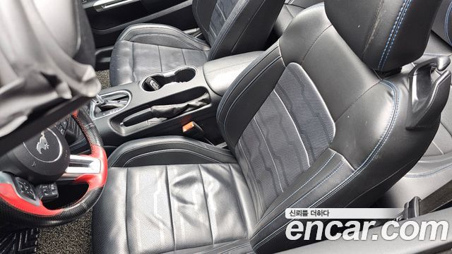 Ford Mustang 2019 — photo 31