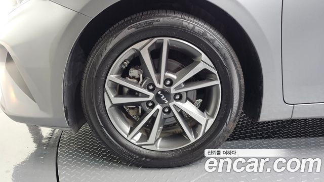 Kia K3 2023 — photo 5