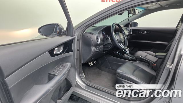 Kia K3 2023 — photo 13