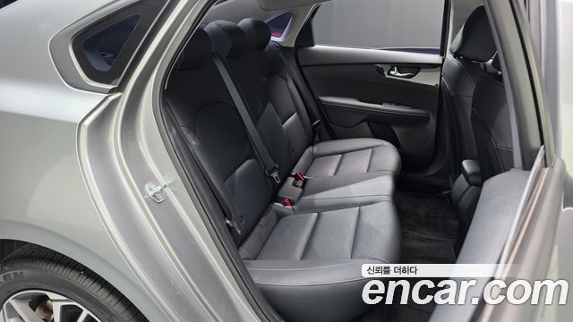 Kia K3 2023 — photo 17