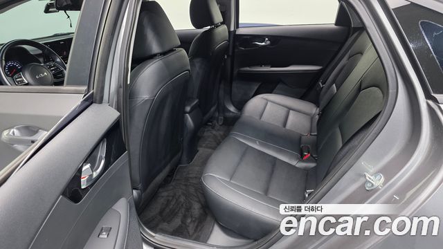 Kia K3 2023 — photo 18