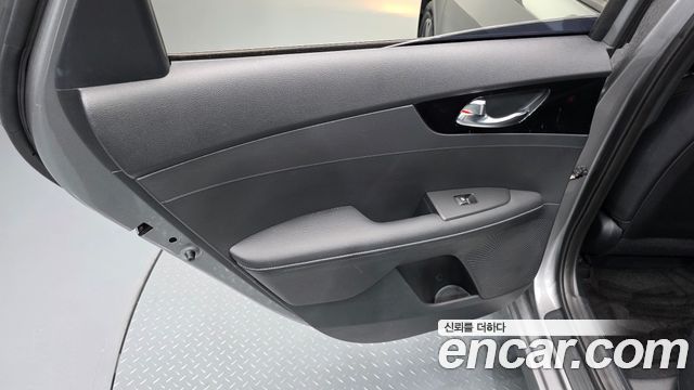 Kia K3 2023 — photo 15