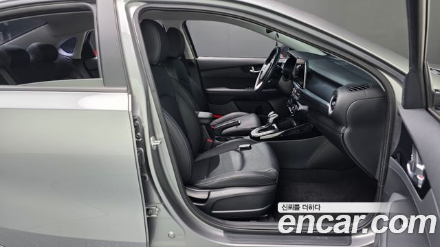 Kia K3 2023 — photo 16